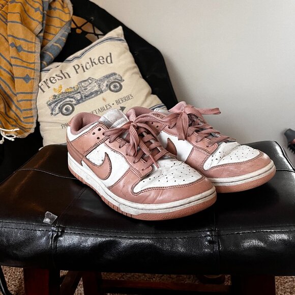 Rose Pink Nike Dunk - Picture 1 of 4